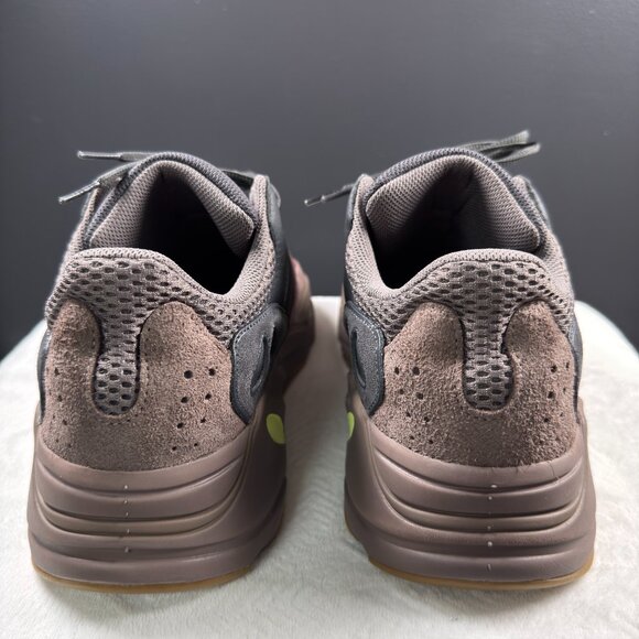 Adidas Yeezy Boost 700 ‘Mauve’ | Size 11.5 | Gently Used w/ Box - Picture 5 of 9